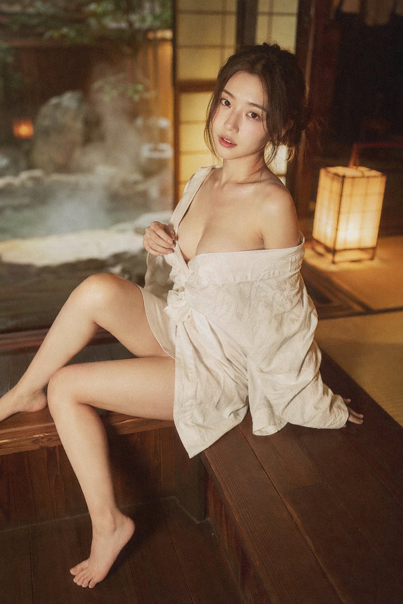 Japanese Onsen Ryokan Portrait, output 1